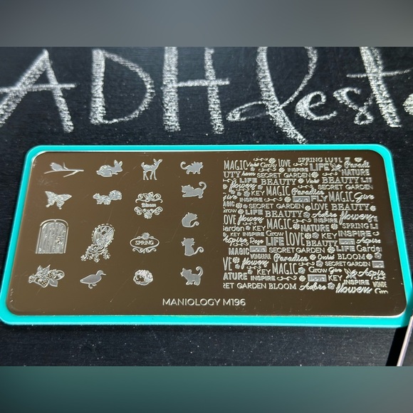 Maniology M196 Nail Stamping Plate - Picture 2 of 4